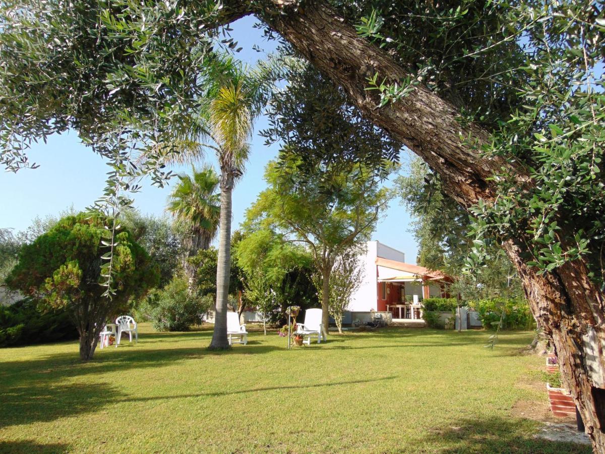 Agriturismo Villa Tommaso Torre dell'Orso Bagian luar foto