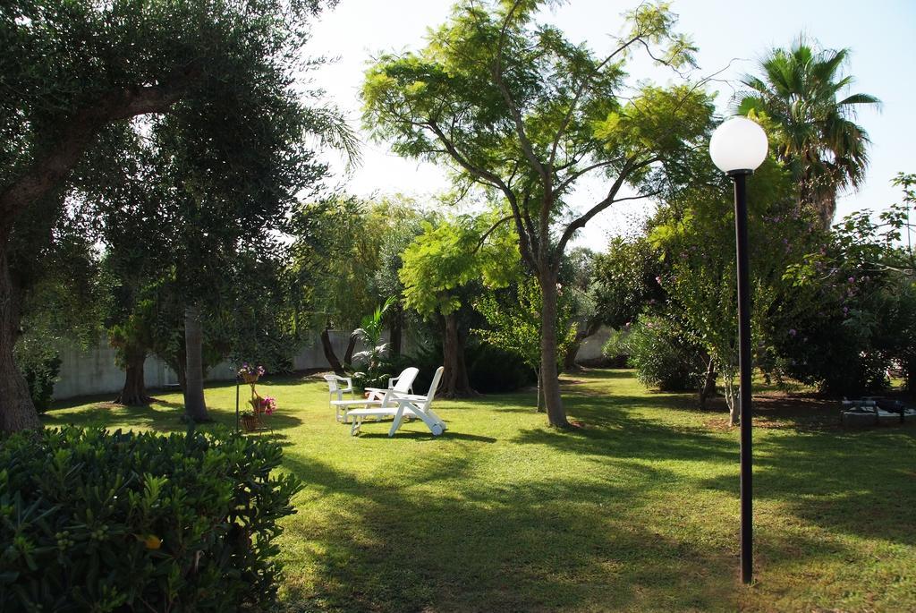 Agriturismo Villa Tommaso Torre dell'Orso Bagian luar foto