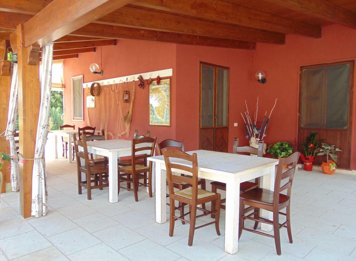 Agriturismo Villa Tommaso Torre dell'Orso Bagian luar foto